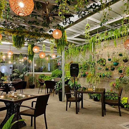 Hotel Halo Angeles City Dış mekan fotoğraf