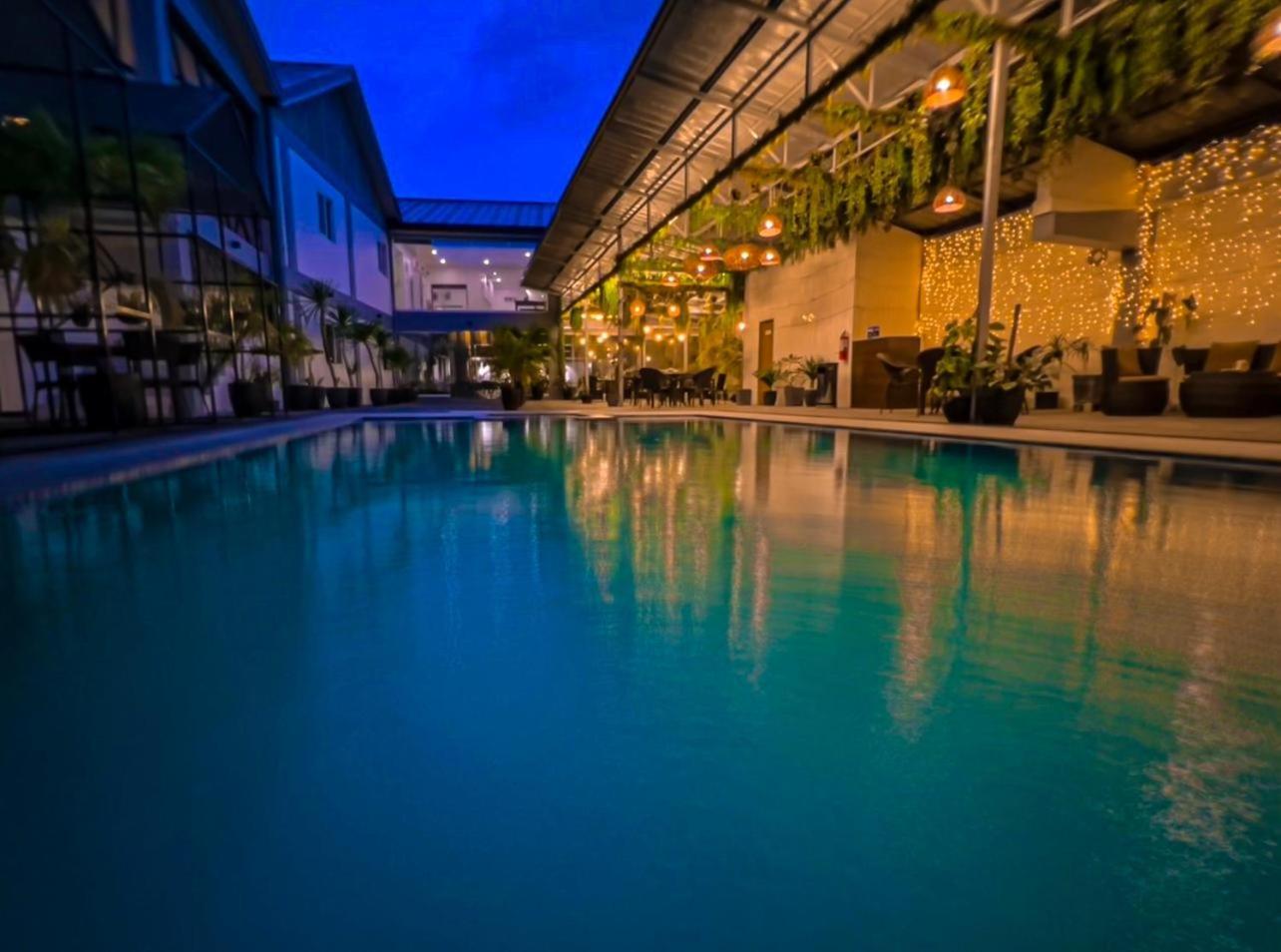 Hotel Halo Angeles City Dış mekan fotoğraf
